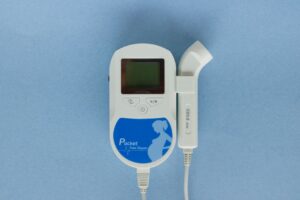 Aplicativo de Monitoramento Fetal Vendido pelo SUS Envia Dados de Gestantes para Servidor Localizado em Jurisdição sem Acordo de Proteção de Dados com o Brasil