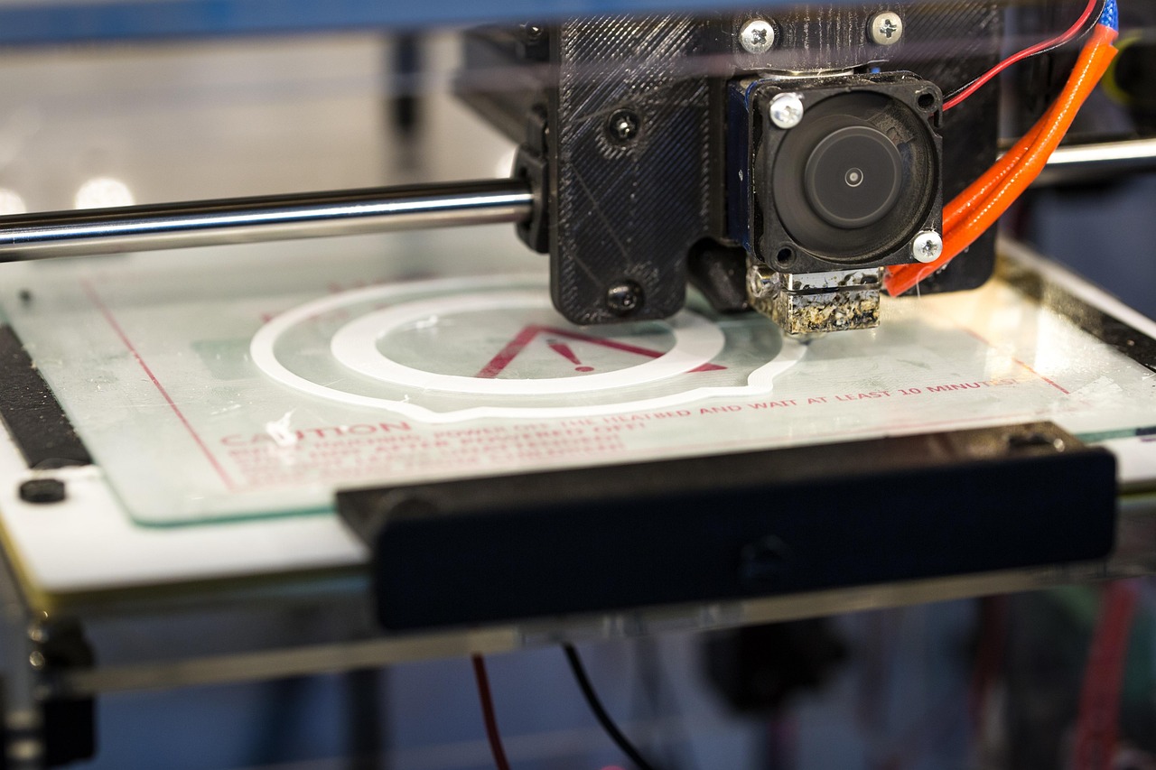 Impressora 3D Doada por ONG Americana a Hospital do Piauí para Produção de Próteses é Bloqueada Remotamente após Fabricante Detectar Uso de Filamento de Fornecedor Não Credenciado